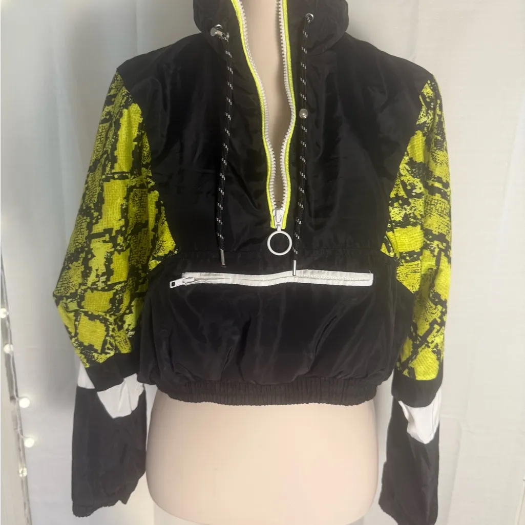 New Look Sport Black Neon Snake Print Cropped Windbreaker – M - Image 4