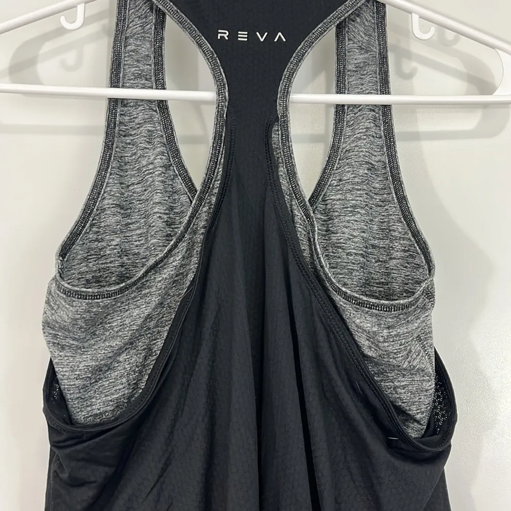 Reva Medium Heathered Gray and Black Racerback Double Layer Workout Tank Top - Image 7