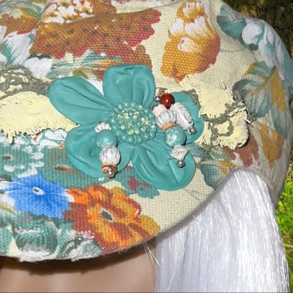 Cute floral embellished cap! - Image 4