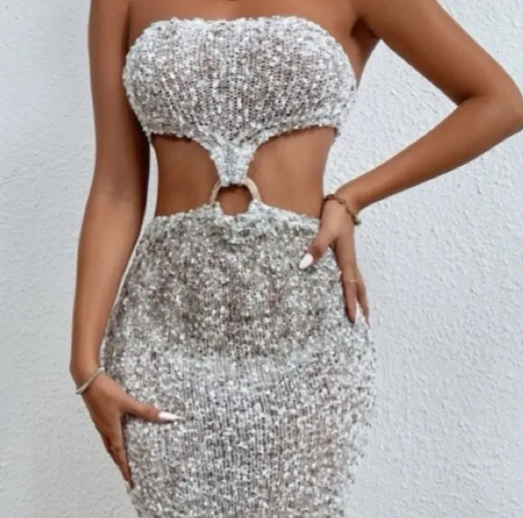 New with tags,  Women’s Designer Ring Linked, multicolored Sweater Dress - Image 3