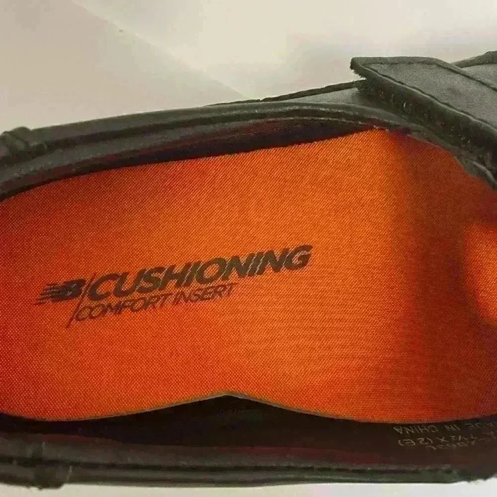 NEW BALANCE Mary‎ Jane Flats in Black, Size 7.5 - Like New - Image 5