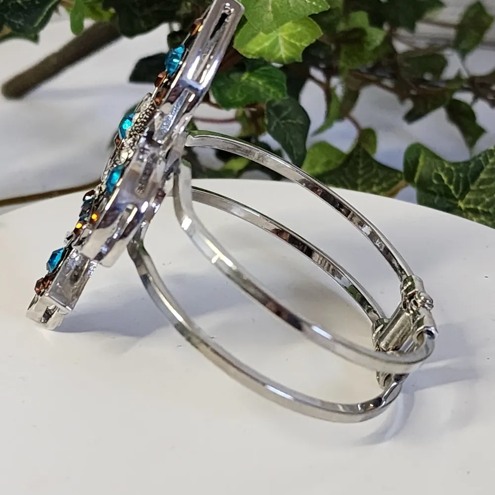 Silver Fleur de Lis Clamper Hinge Bracelet Blue - Image 3