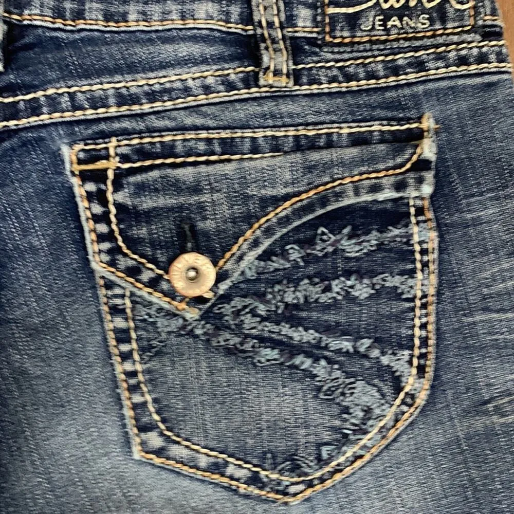 Silver Jeans Suki Surplus Thick Stitched Back Flap Pockets Boot Cut Jeans - Image 9