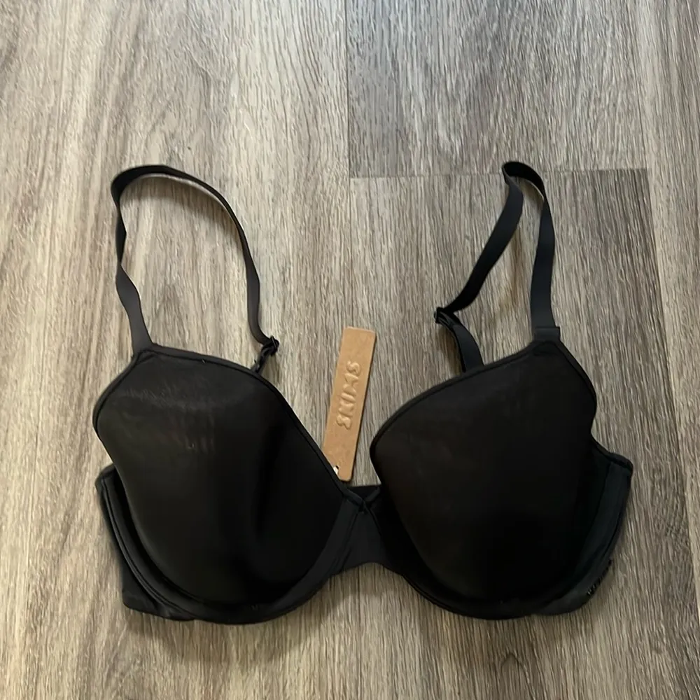 Skims Weightless Demi Bra in Onyx 32D - Image 2