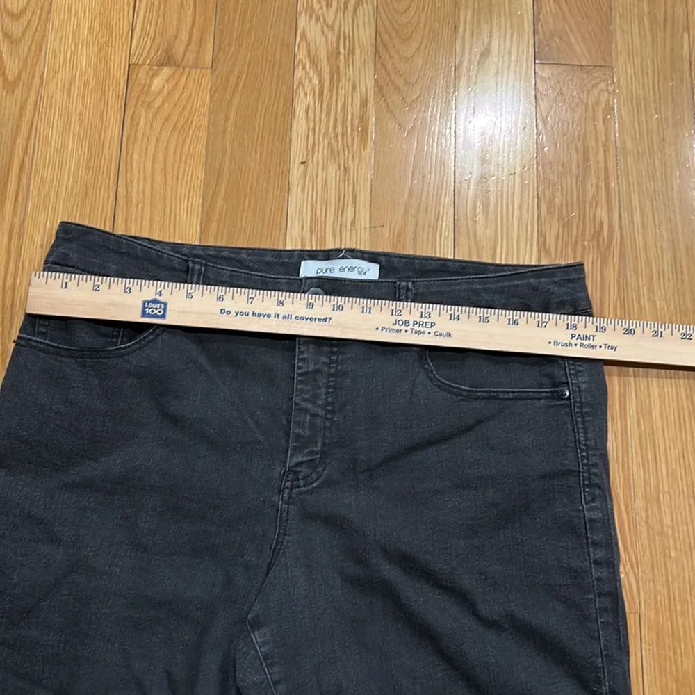 Pure energy 16 W women’s shorts good condition - Image 3