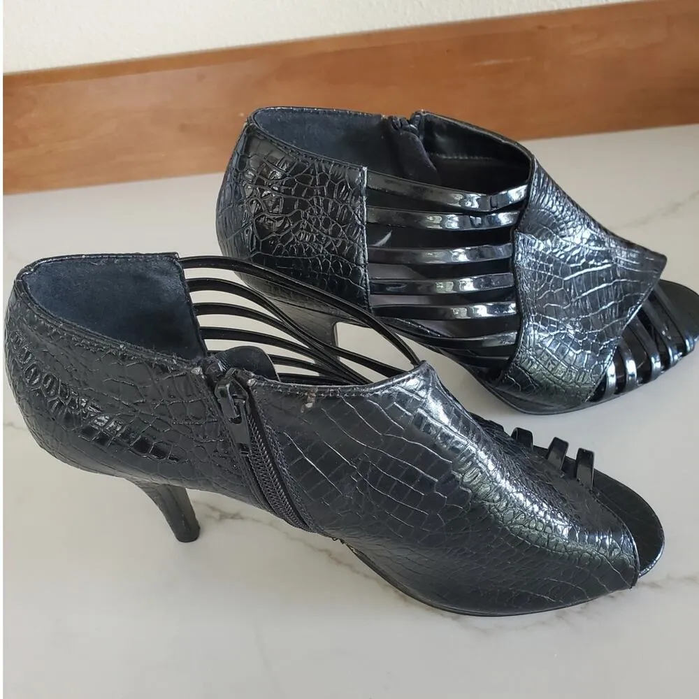 Maurices Strappy High Heels Size 8 1/2  4"Heel Faux Alligator Leather - Image 3