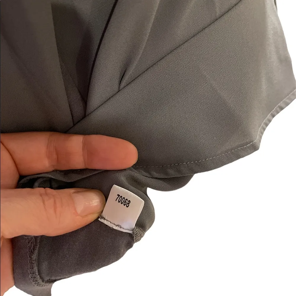 Ann Taylor Gray Long Sleeve V-Neck Pull On Silver Button Sleeve Blouse Size XS - Image 11