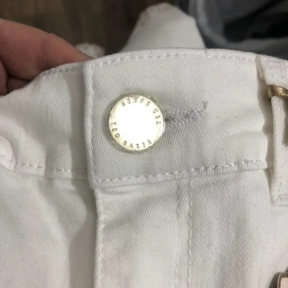 Ted Baker London Lillya Appliqué Hem Classic White Skinny Jeans Size 26 NWT - Image 10