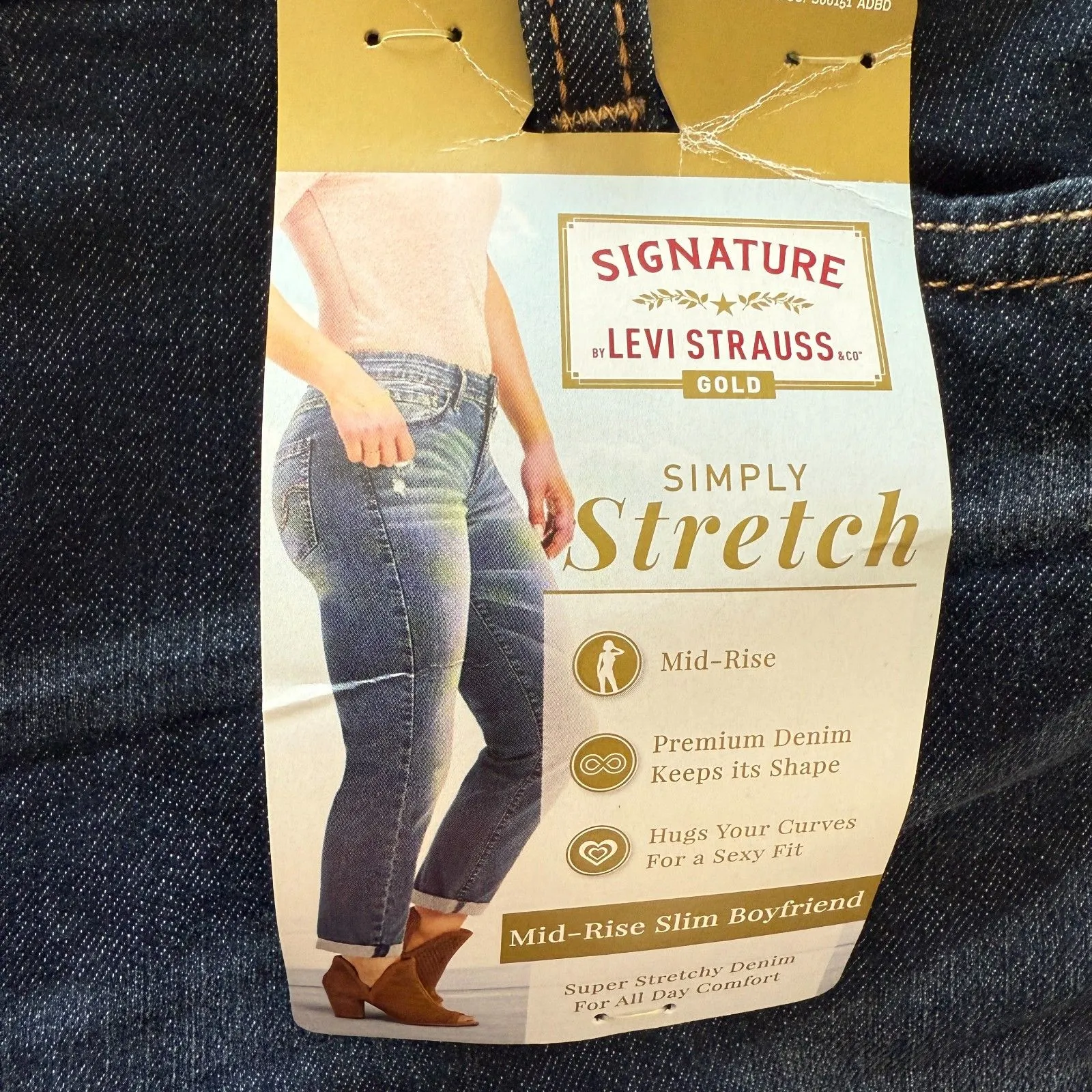 NWT Levi Strauss Signature Gold Womens Mid Rise Slim Boyfriend Jeans Sz 28 - Image 7