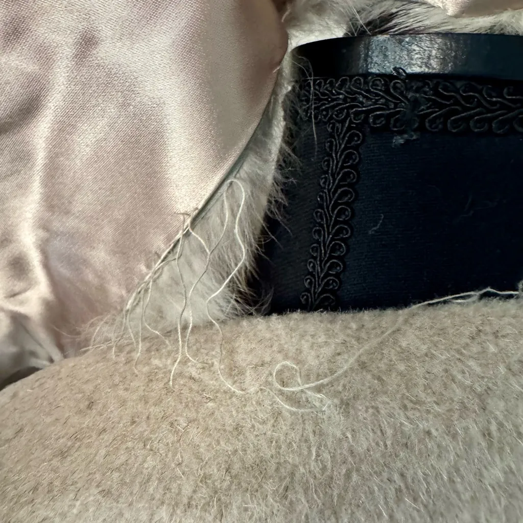 Winter Coat Wool Cashmere Orig Ret. $3000 (1980)
Vintage De Mar’s Tan Size M - Image 12