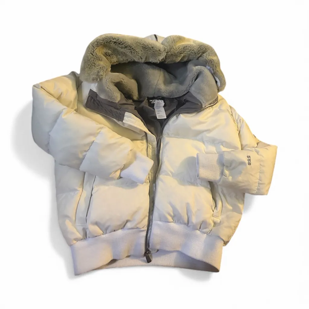 The North Face Women's Cream and Gray Puffer Jacket - Image 3