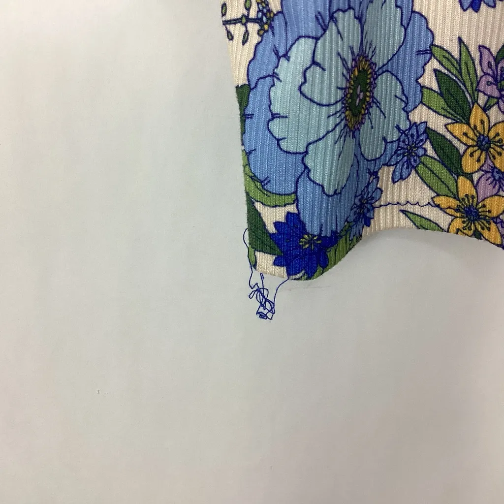 Caution To The Wind Floral Retro Tank Top Size Small - Image 5