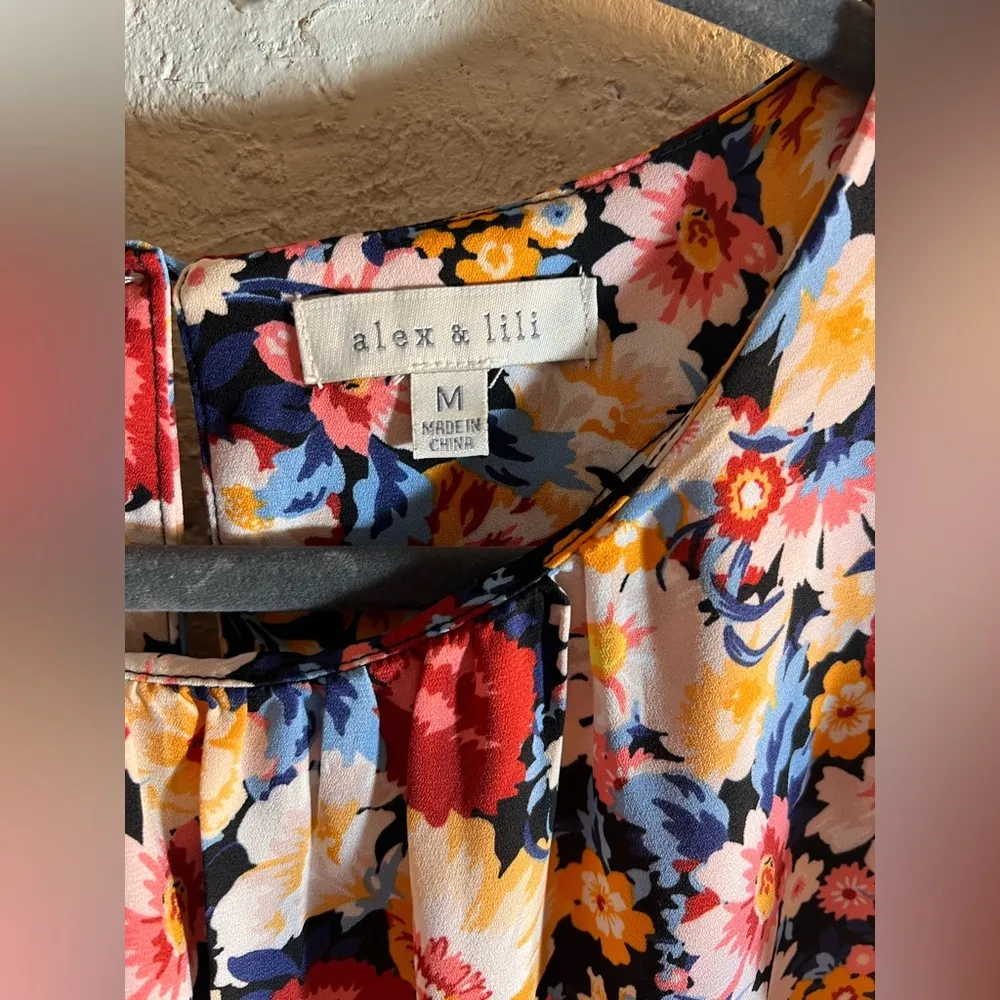 Alex and Lili Floral Flutter Sleeve Women's Top
Summer business casual cottage Red Size M - Image 2