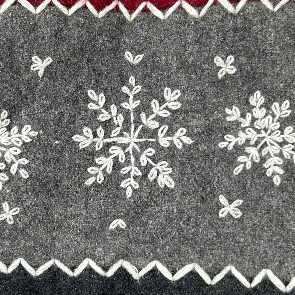 Vintage Sweater Vest Small Wool Blend Felt Gray Red Snowflakes Hearts PHD - Image 6