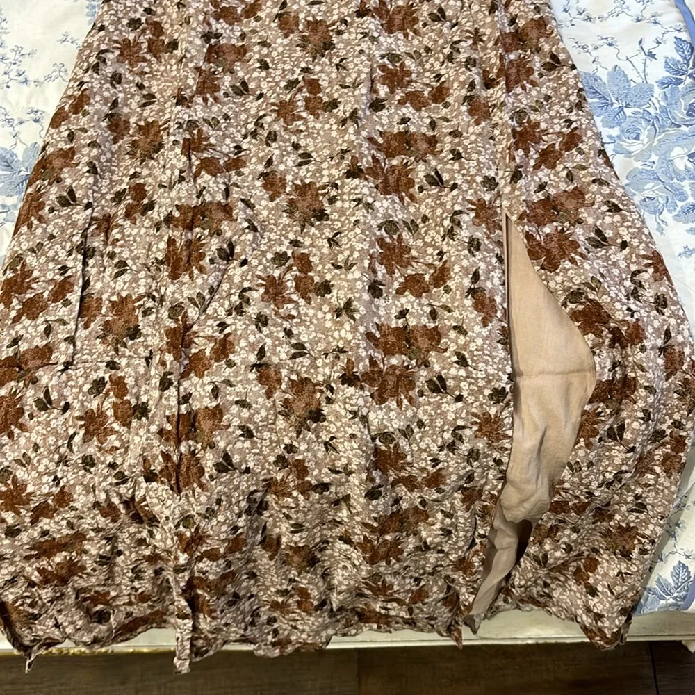 The Room White + Cactus | midi floral dress with puff sleeve and side slit - Image 3