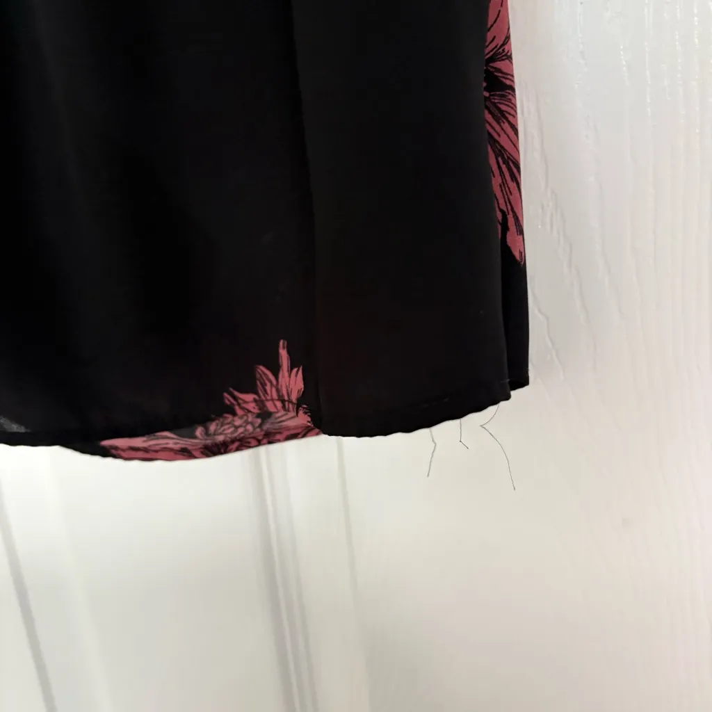 Vince Camuto‎ Black And Pink Floral Tank Top Size Small - Image 7