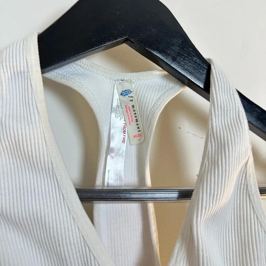 FREE PEOPLE Movement Free Throw Crop Top in White Size X-Small - Image 5