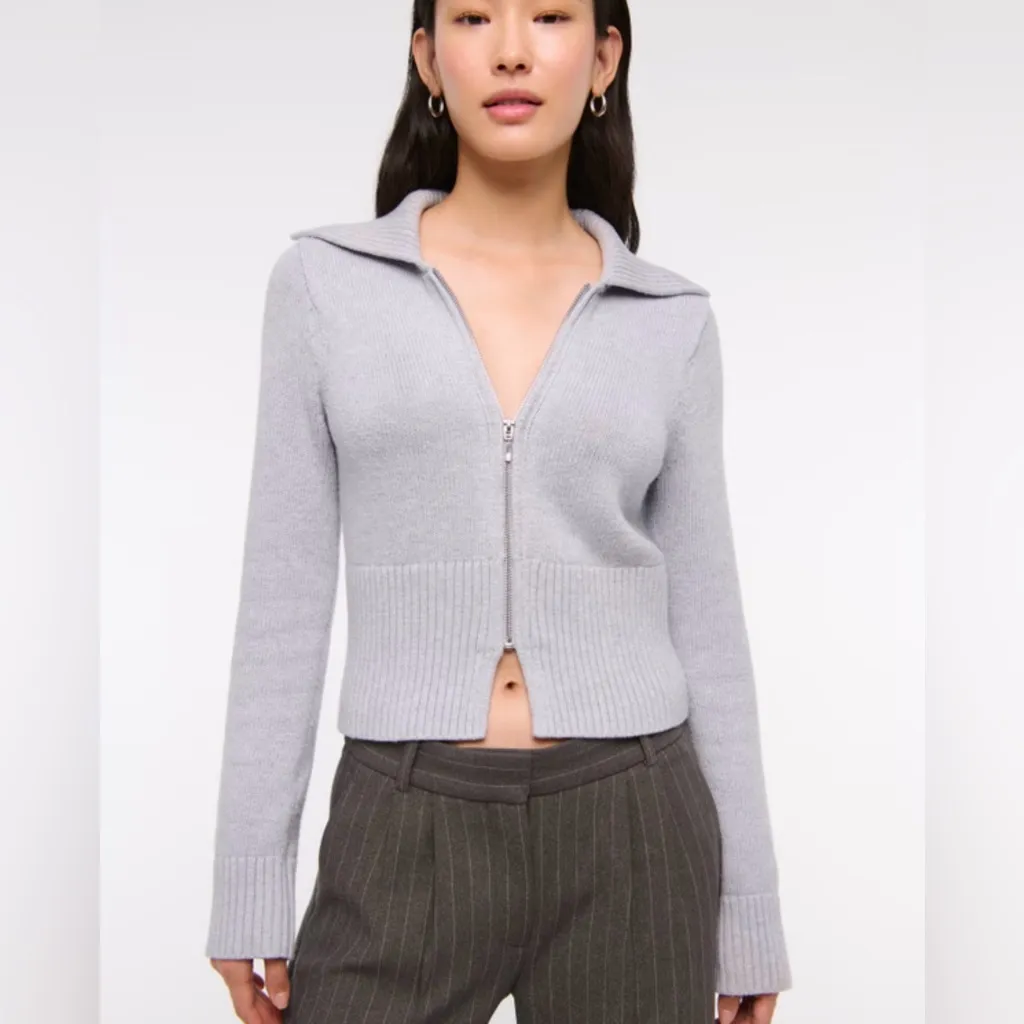 Abercrombie Gray Zip-Up Collared Cardigan Size Small - Image 2