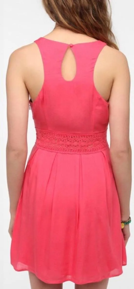 KIMCHI BLUE Fiona Waist Coral Crochet Mini Dress - Image 2