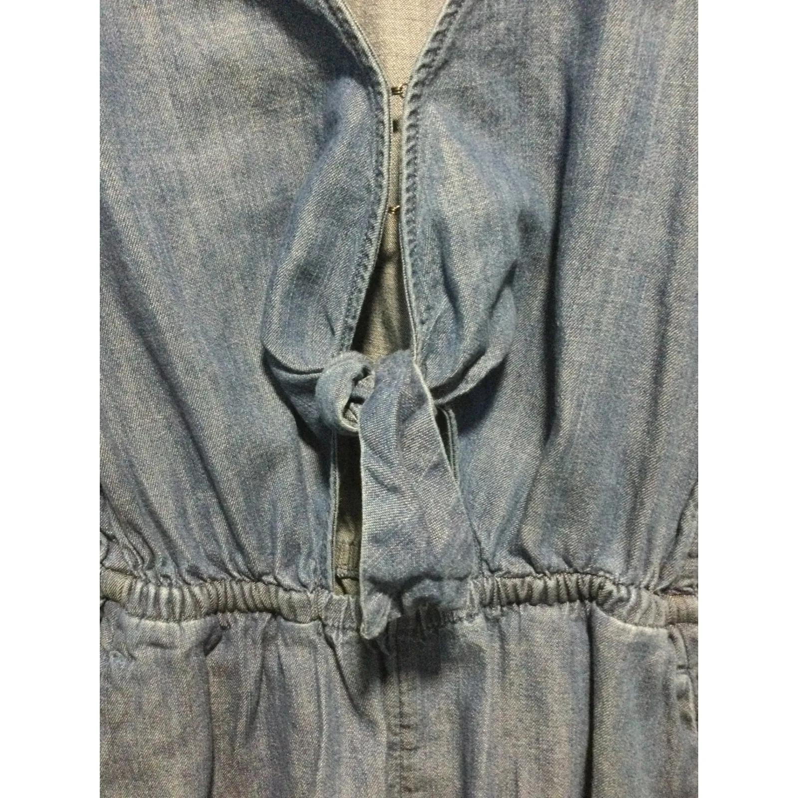 Abercrombie &‎ Fitch Women's XS Denim Romper Tie Front V Neck Short Sleeve - Image 3