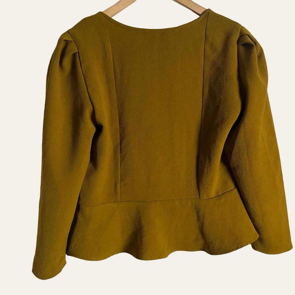 Amour Vert Nadja Mustard Yellow Square Neck Button Front Cropped Peplum Top M - Image 8