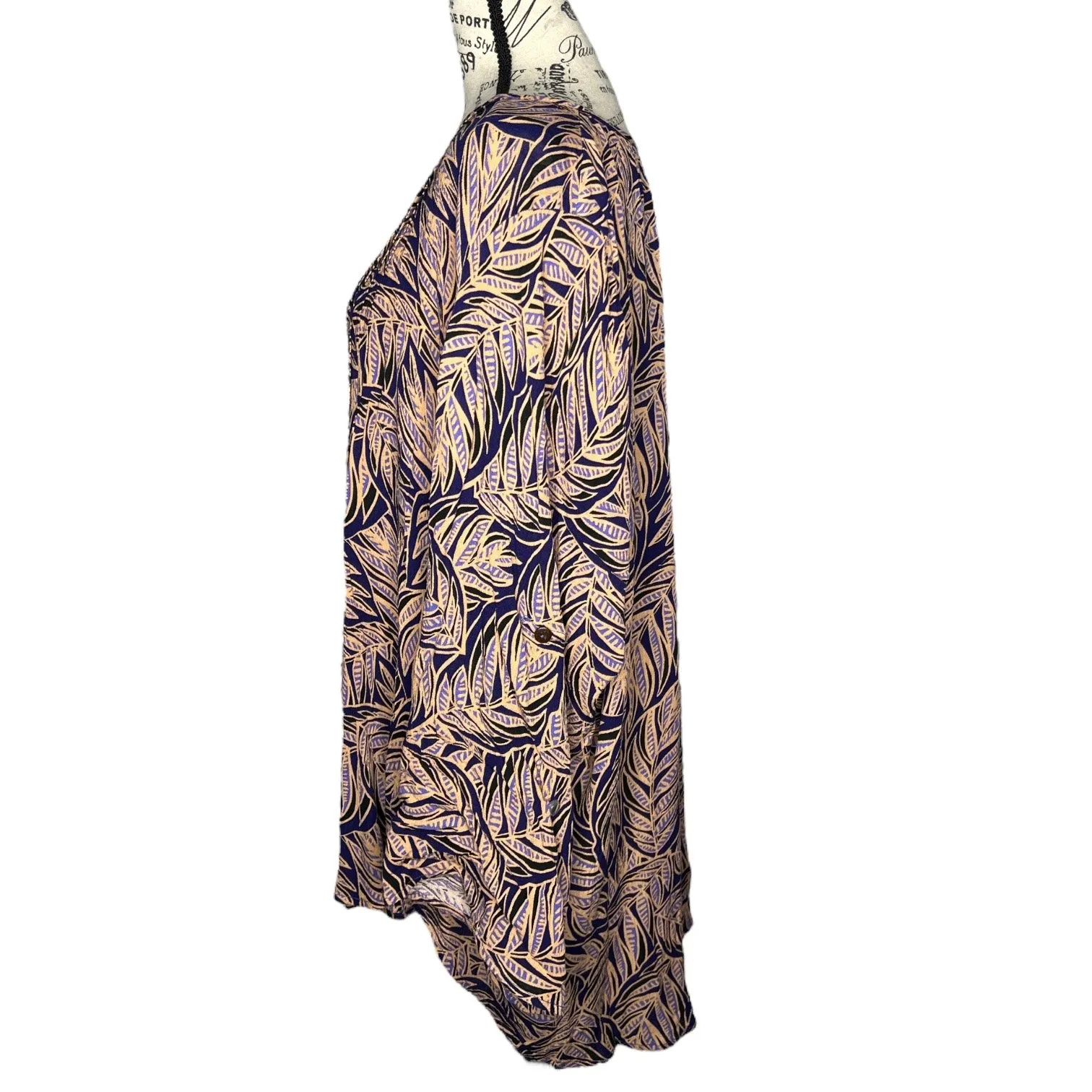 Avenue SIZE 26/28 Leaf Patterned Button Up Top Olivia Pintuck Shirt Blouse - Image 3