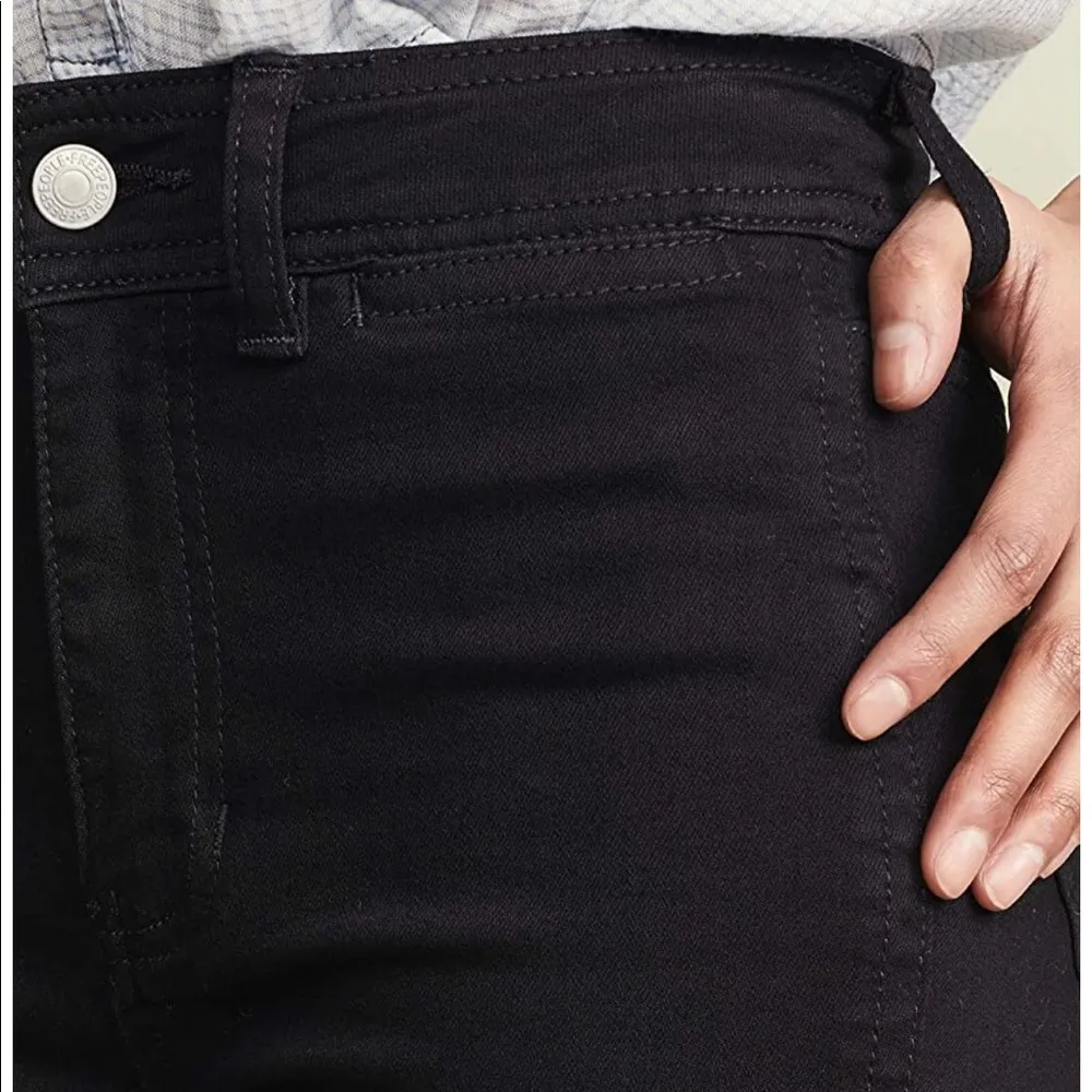 Free People Black Bermuda Shorts size 26 NWT - Image 7