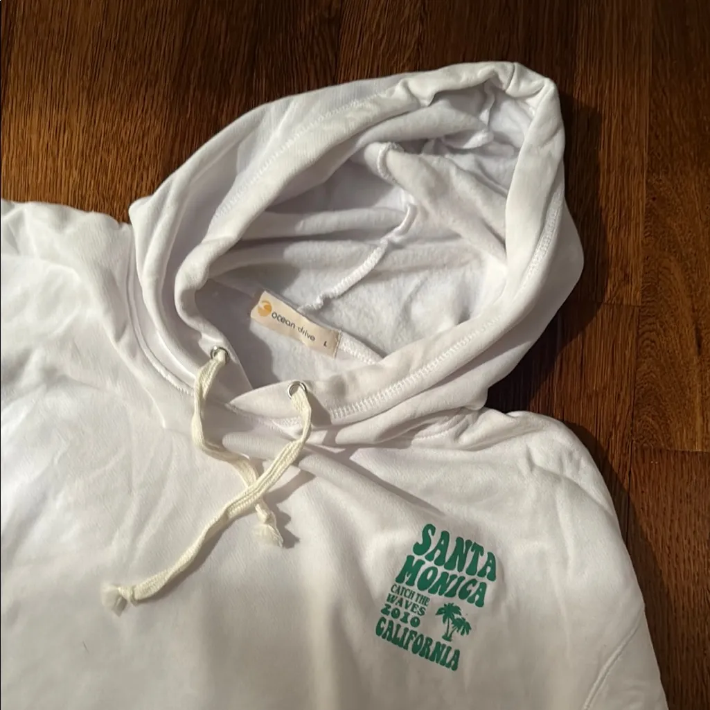 Ocean drive Santa Monica waves large nwot Hoodie with Green Graphic - Image 3