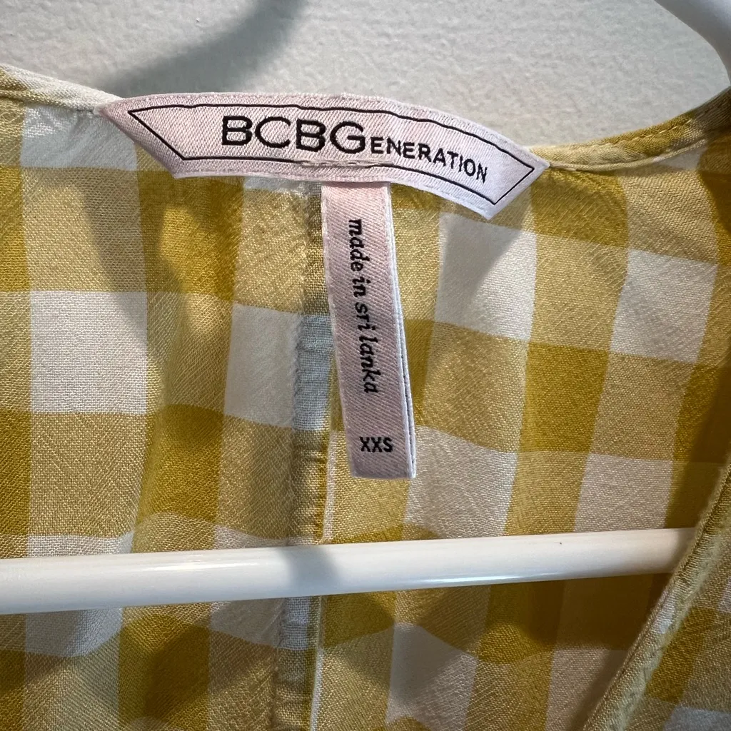 BCBG Generation yellow and white gingham cropped tie front top - Image 2