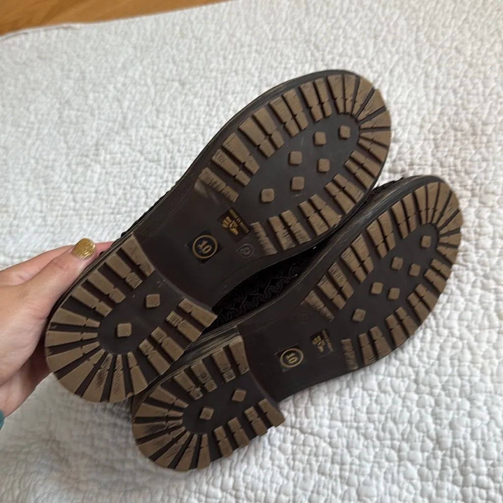 NWOT Anthropologie by Vivanz Brown Woven Crochet Ankle Boots - Image 2