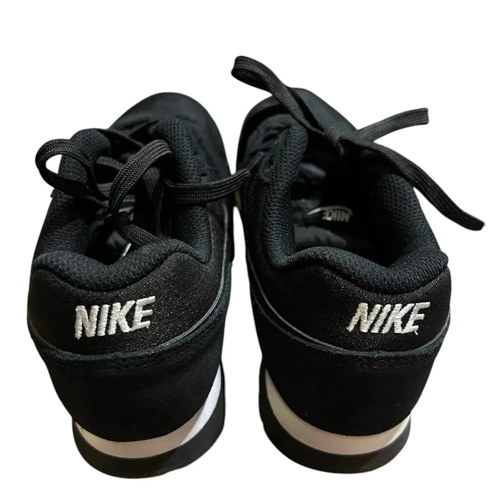 Nike Black Athletic Shoes with Minimalist Design - Image 5