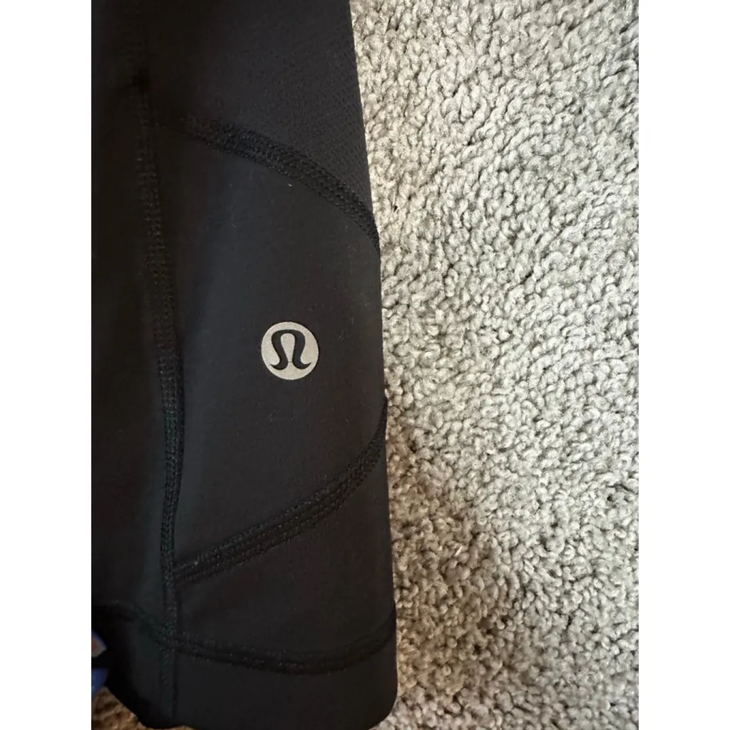 Lululemon Black Capris Size 4 - Image 3