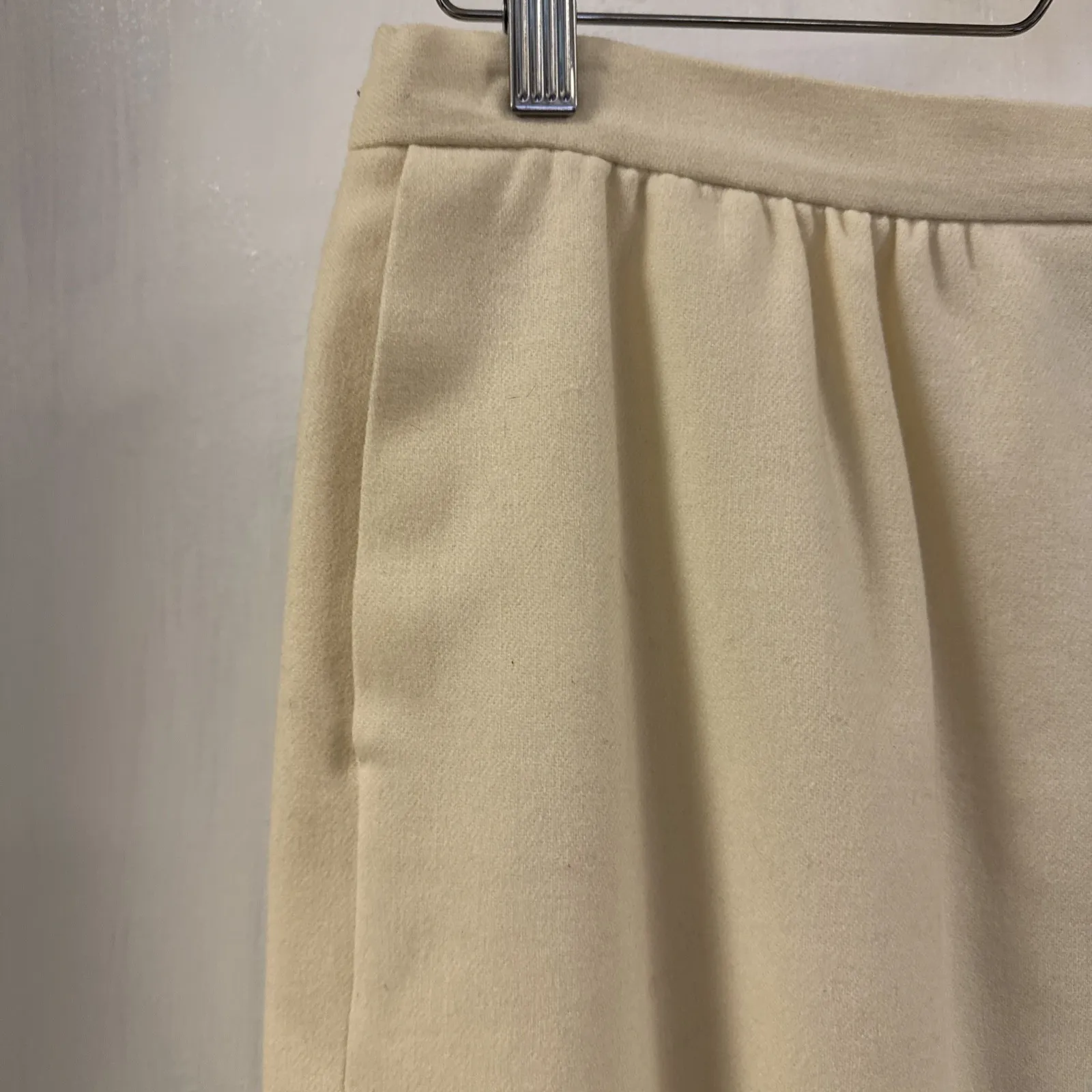 Pendleton Skirt Women's Size 12 Pencil Straight Cream Lined 100% Virgin Wool - Image 3