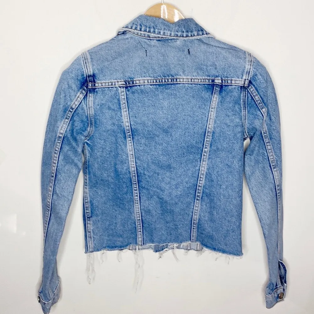 Lovers + Friends Denim Brandon cropped raw edge hem denim jacket Imogene size XS - Image 3
