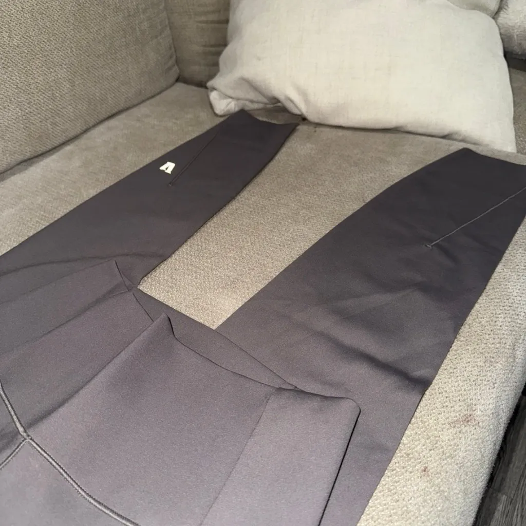 Plum Vuori evolve leggings Gray Size M - Image 2