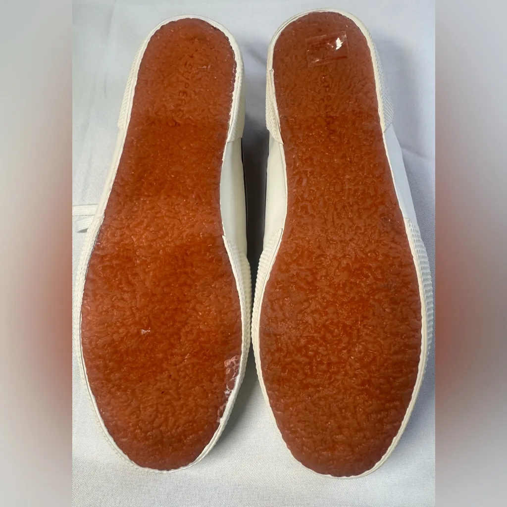 Superga 2750 Classic Canvas Sneakers in maroon- Size 9.5W in like new condition - Image 4