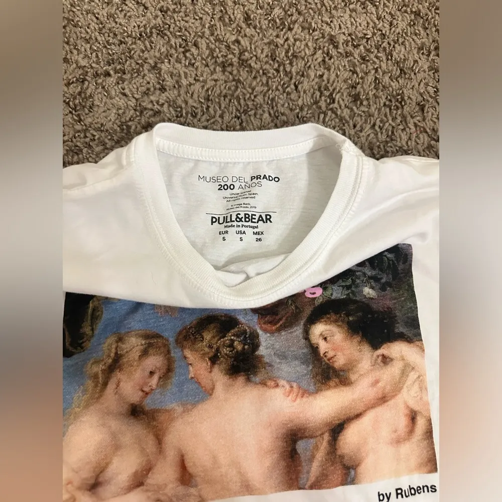Pull & Bear  tshirt, size S - Image 2