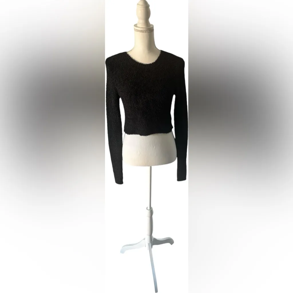 Olive & Oak Textured Black Crew Neck Sweater - Image 13