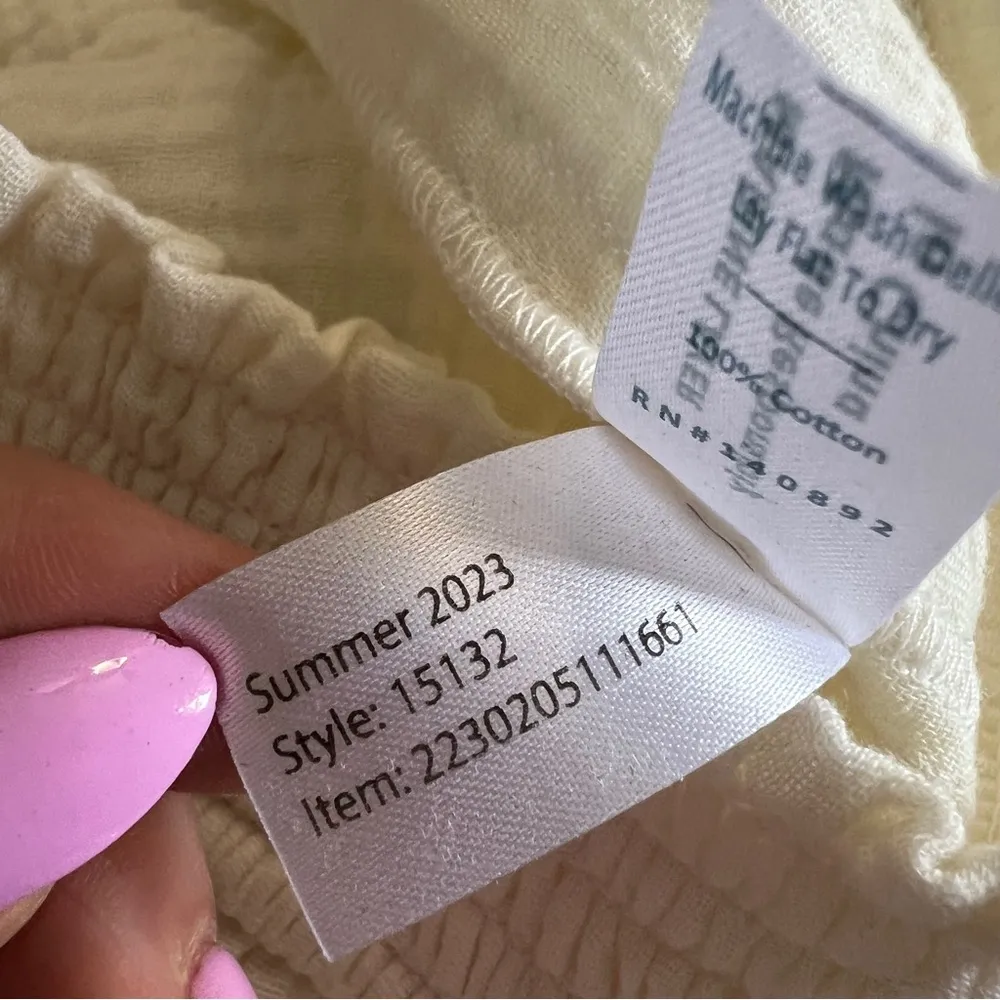 Marine Layer Gigi Crinkle Gauze Shorts Cream
White NWT Size Medium - Image 7