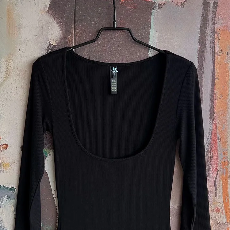 SKIMS Soft Lounge Long Sleeve Dress
SKIMS - Image 4