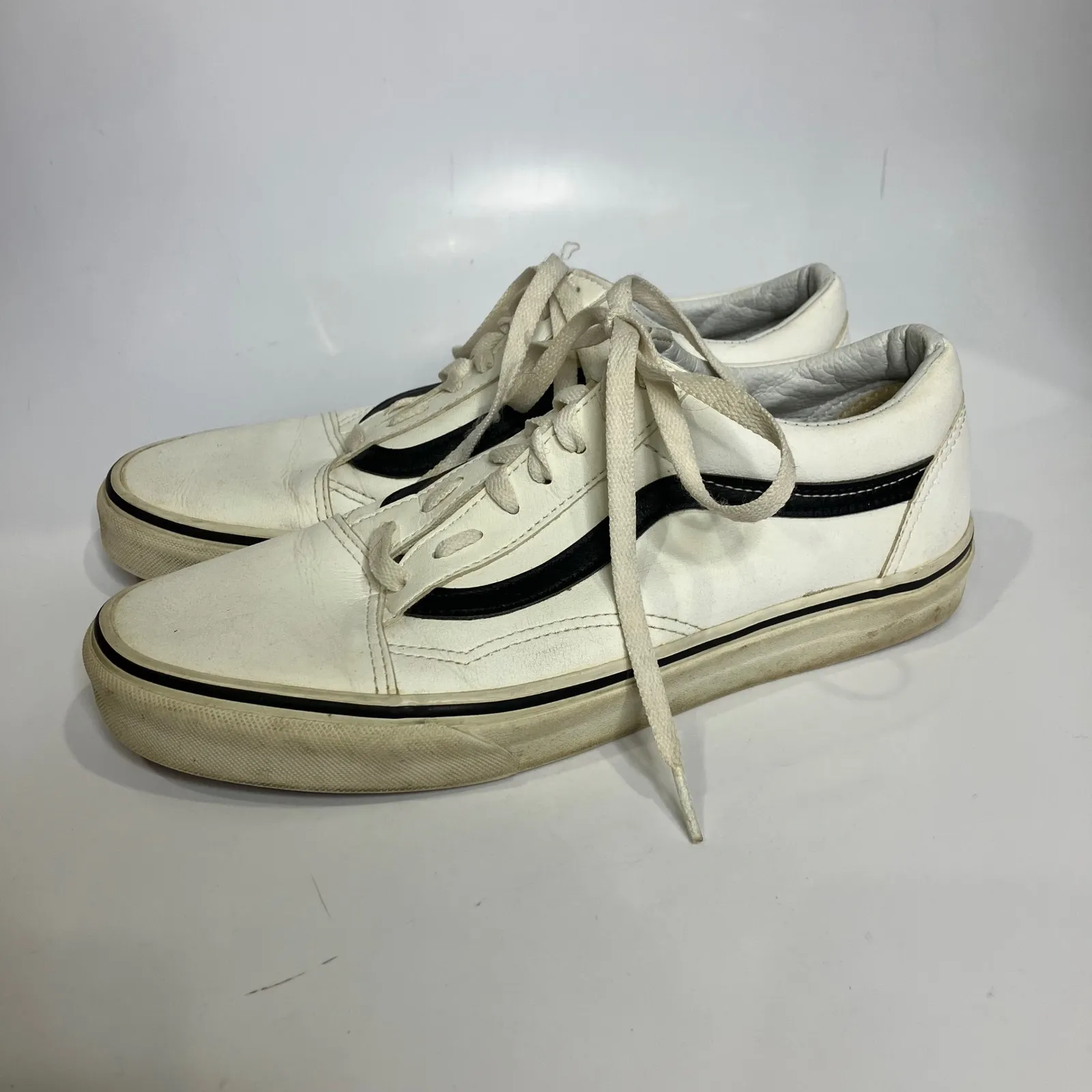 Vans white leather sneakers skateboarding punk unisex sizing women's 10 men 8.5 - Image 3