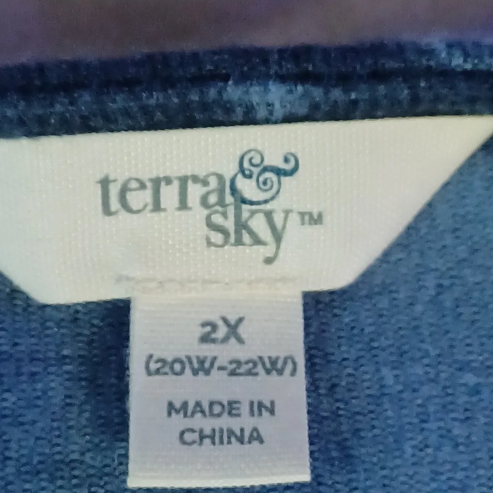 Terra & Sky 20W-22W blue tie-dye long sleeve top, women’s plus size 2X. - Image 2
