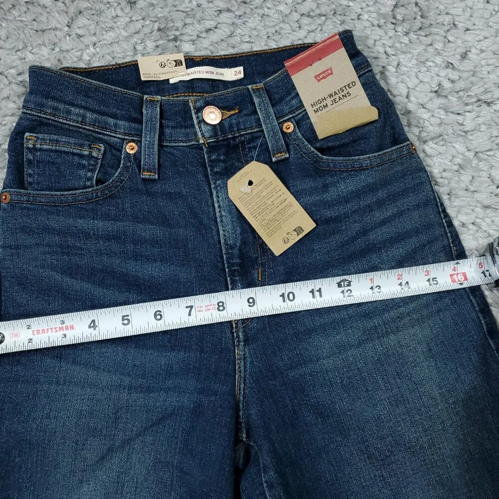 Levi's High Waisted Mom Jeans Tapered Stretch Size 24 x 29 Dark Wash Blue - Image 10