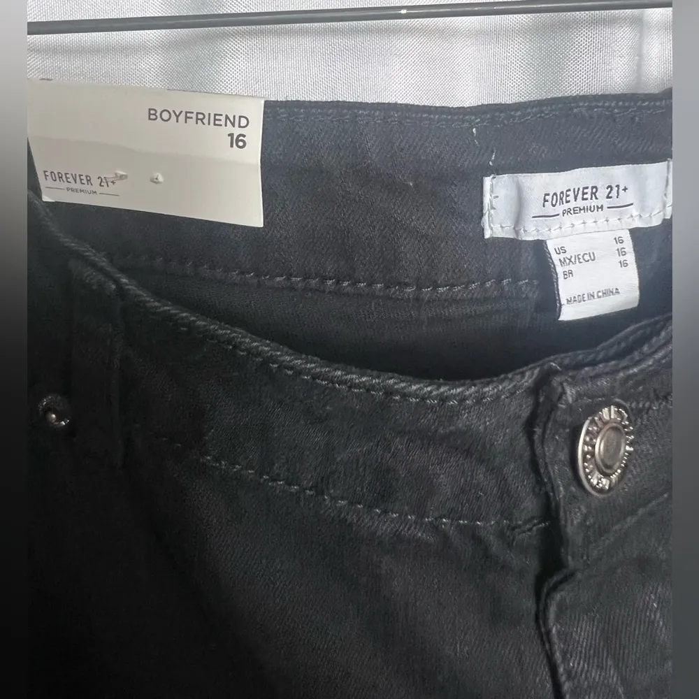 Forever 21 Womens Boyfriend Mid Rise Relaxed Fit Slim Leg Plus Size 16 NWT - Image 6