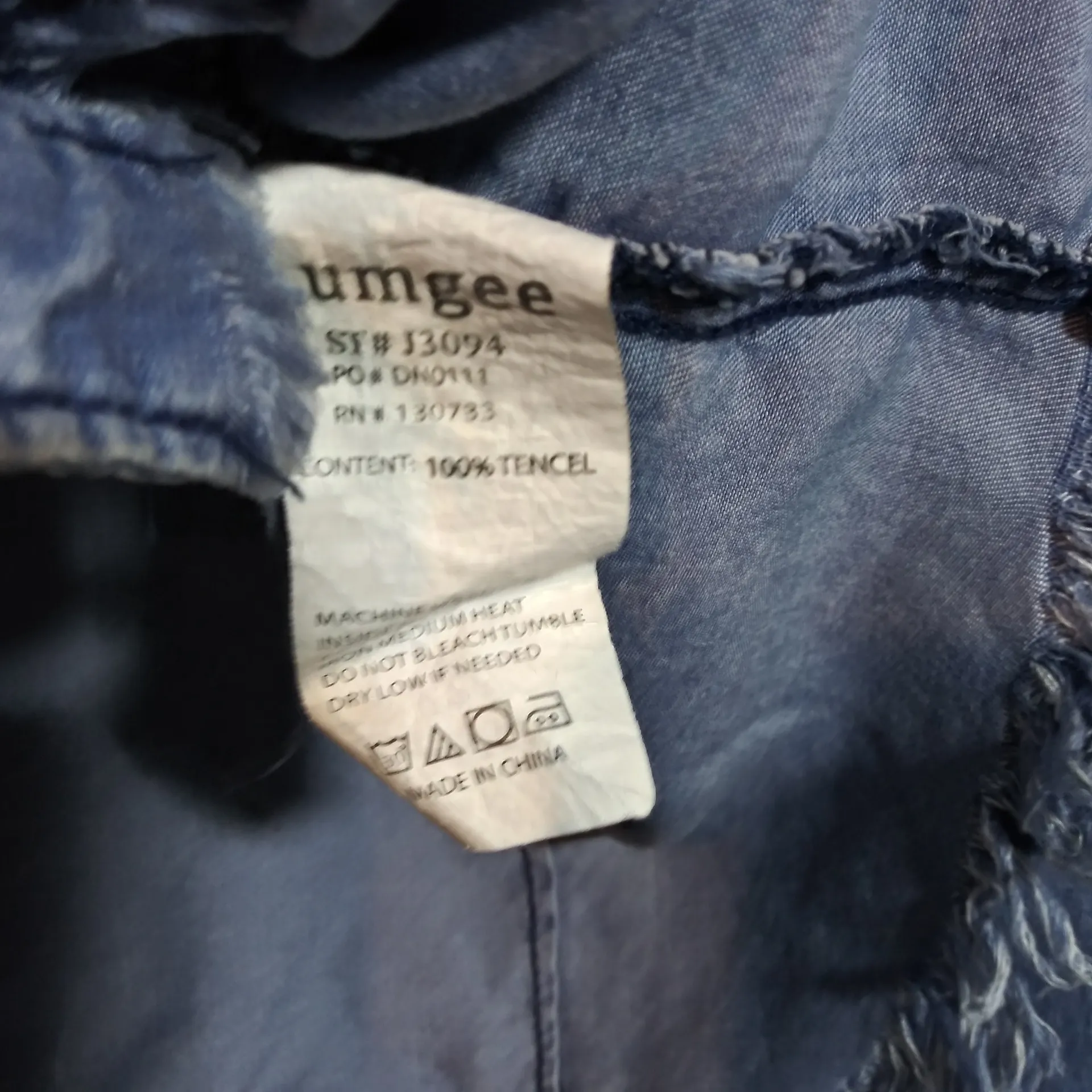 Umgee Distressed Blue Chambray Button-Up Shirt Size L - Image 2
