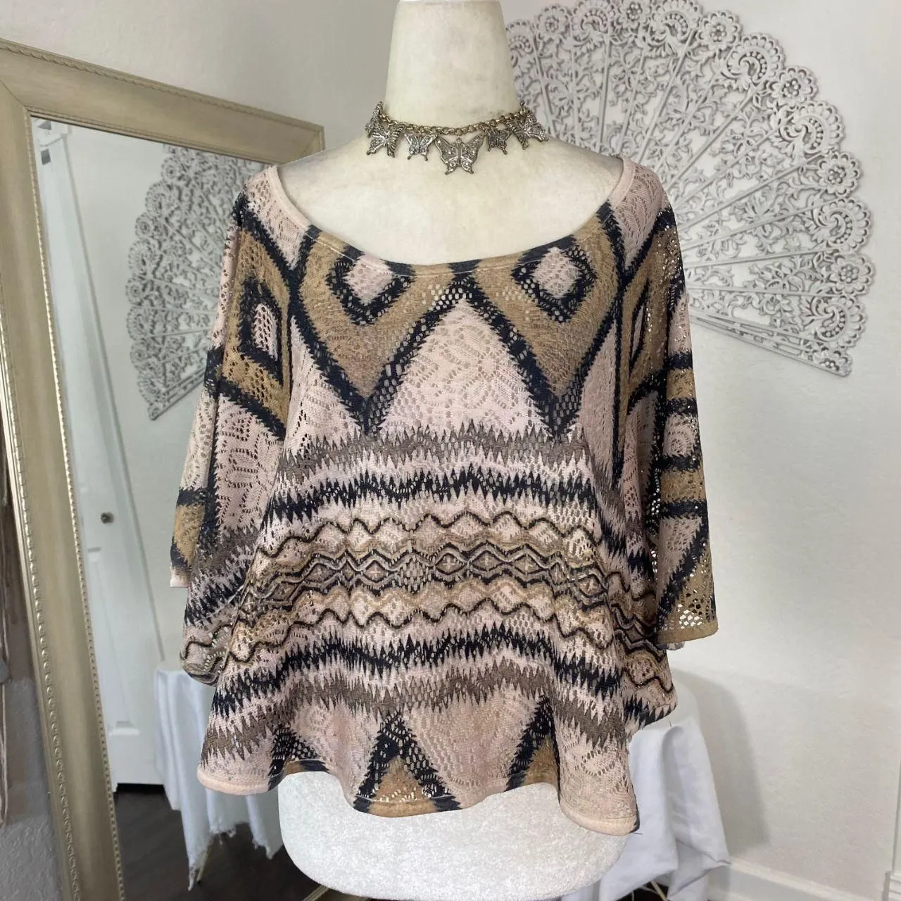 Wet seal Boho Cream Tan Brown Crochet Knit Bat Sleeve Shawl Top OS - Image 5