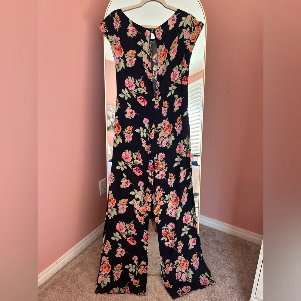 Flynn Skye floral short sleeve oversized wide leg jumpsuit with open back NWT SM - Image 6