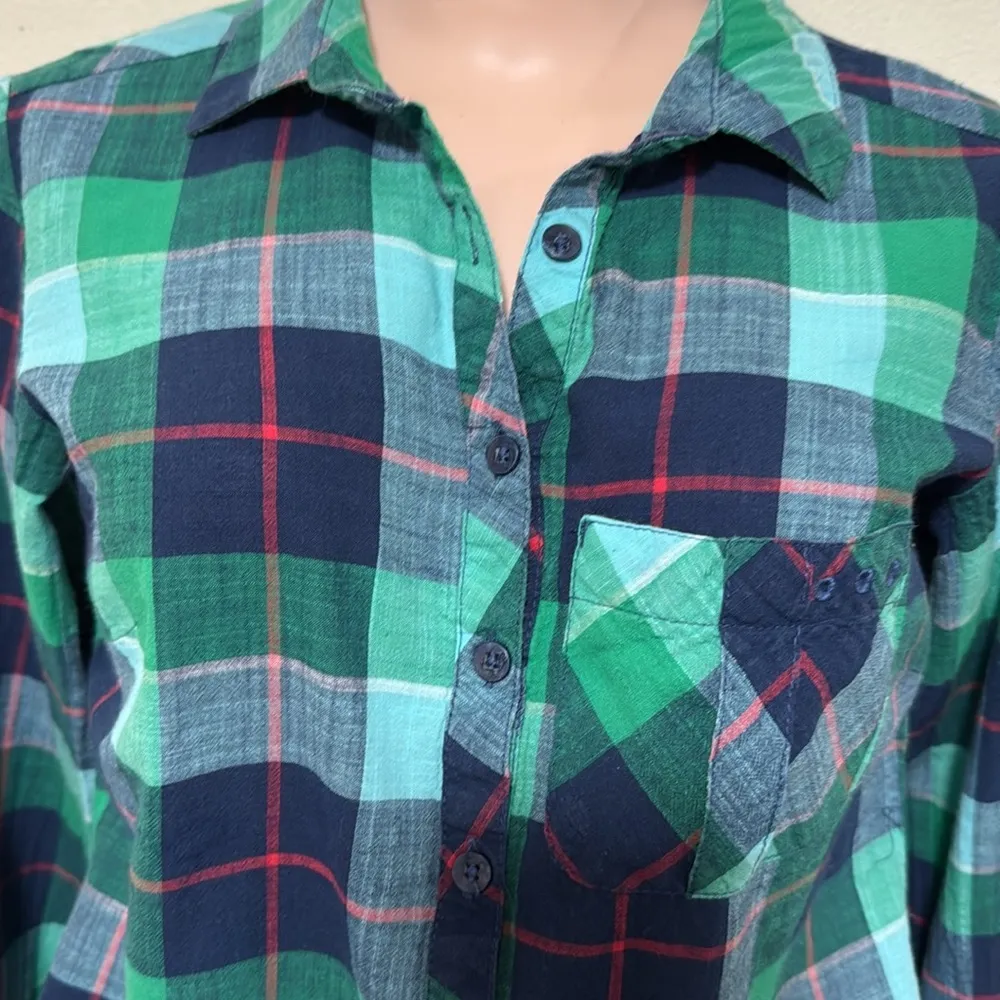 Columbia woman size SMALL plaid long sleeve shirt blue green red pink - Image 3