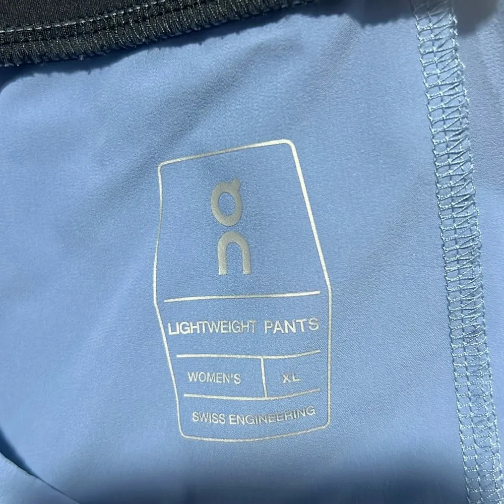 On Cloud Running Women's Lightweight Pants Size XL Blue - Image 2