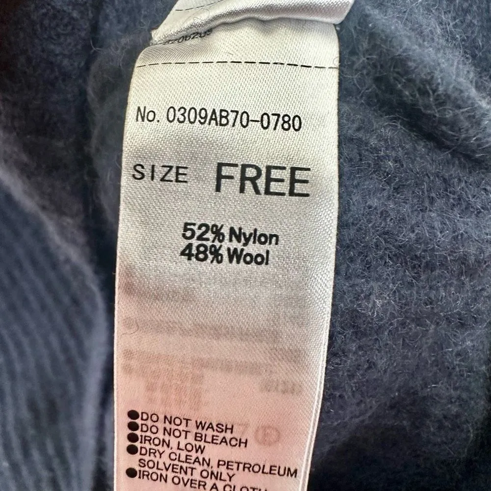 Sly navy blue V neck long sleeved wool blend sweater Size undefined - Image 8